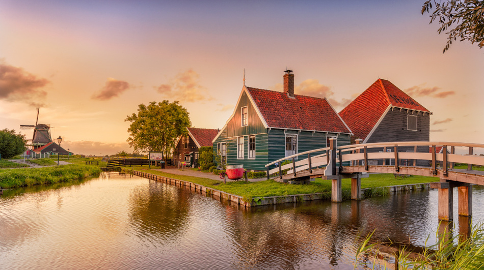 ZAANDAM CRUCEROS FLUVIALES ZAANSE SCHANS MOLINOS WINDMILS HOLLAND CRUCEROS PAISES BAJOS MOLINOS HOLANDA #Cruceros #CrucerosFluviales #Molinos #Holanda #CruceroPaisesBajos #ZaanseSchans #Zaandam #Netherlands